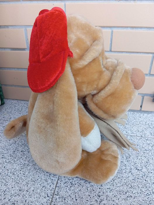 Cão peluche fofinho