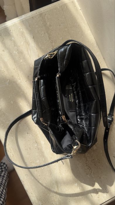 Шкіряна сумка Uterque з довгим ремінцем