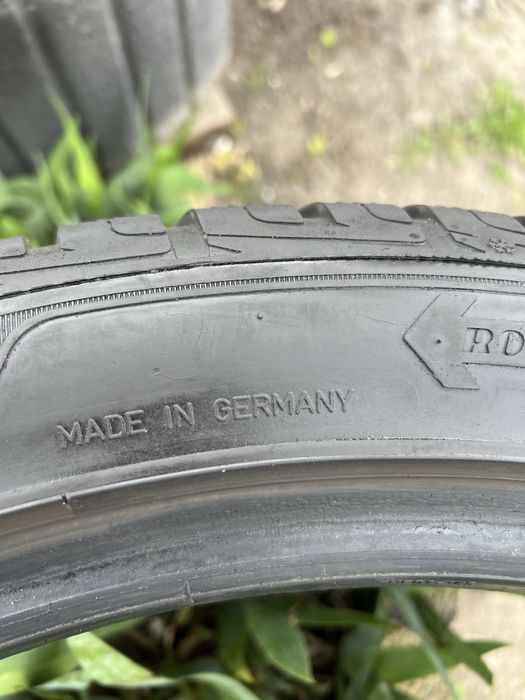 Зимова гума 275/40/21