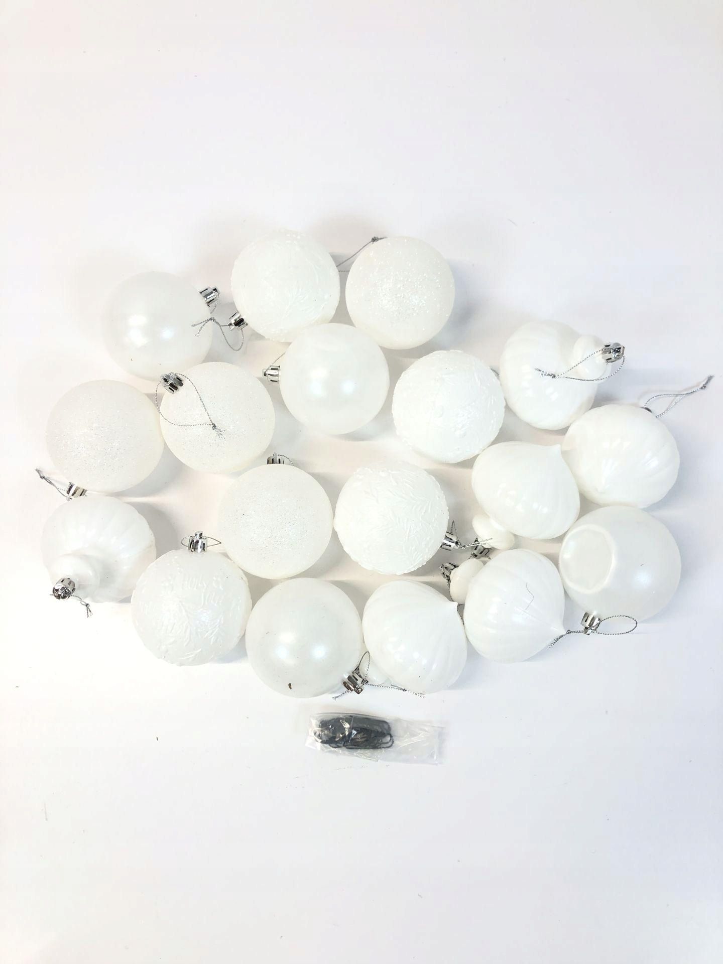Bombki choinkowe białe 8,9 cm zestaw KI Store plastikowe 20 sztuk