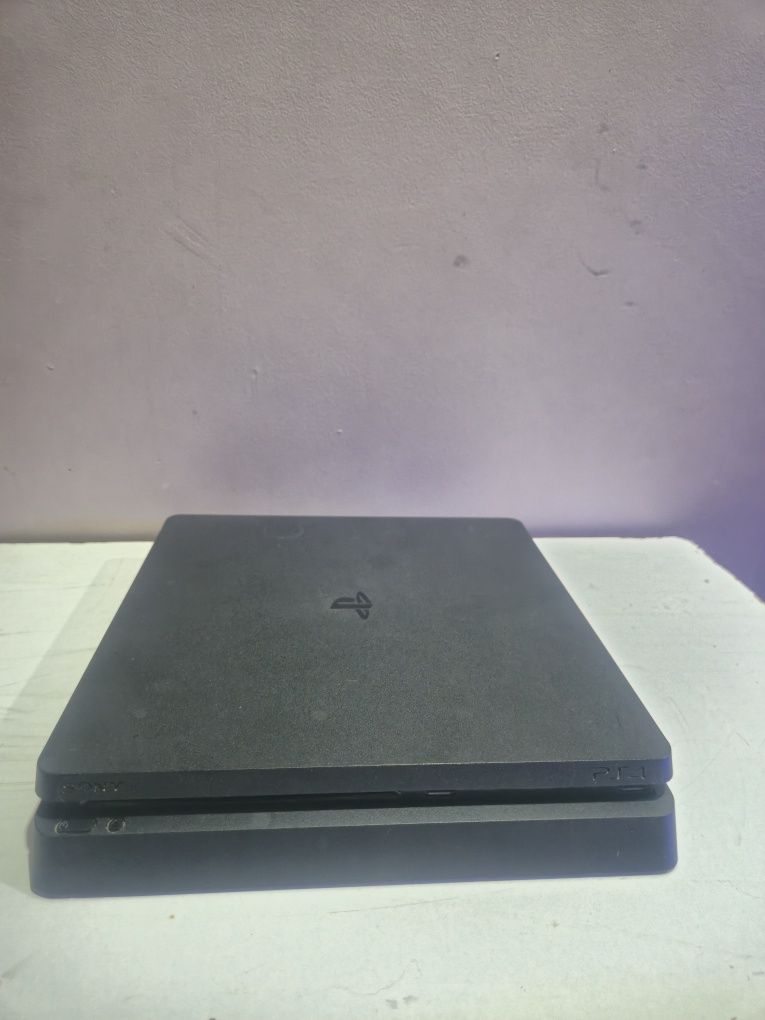 PlayStation 4 Slim 1TB – Consola + Cabos (Sem comando)