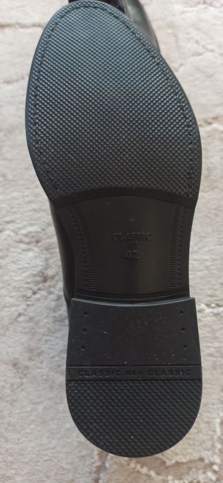 Продам чоловічі черевики