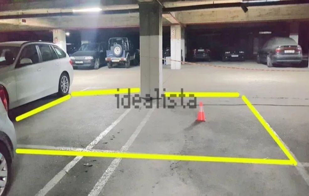 Garagem - parqueamento automóvel - dois lugares disponíveis