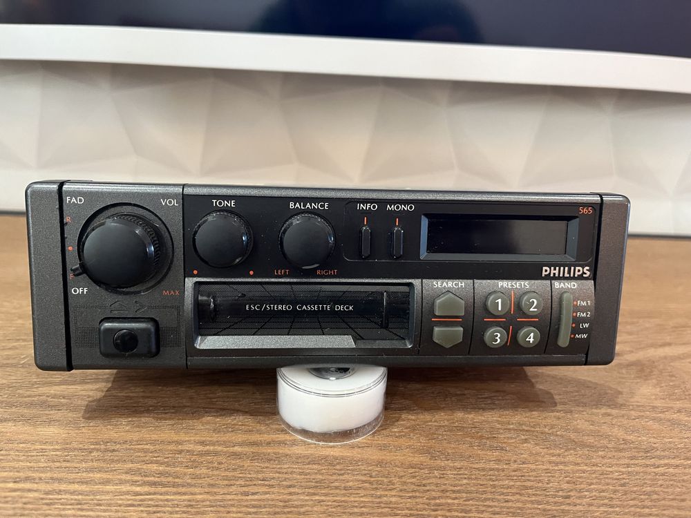 Philips 565 radio cassette