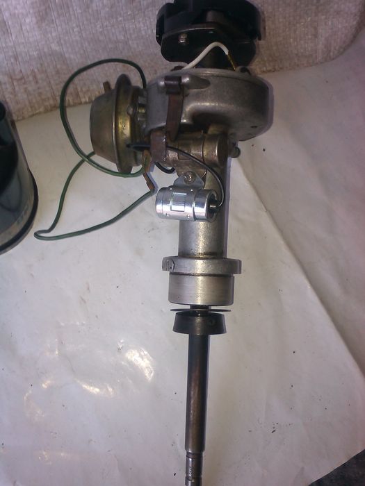 Прерыватель-распределитель ВАЗ 2106 для контактной системы зажигания.