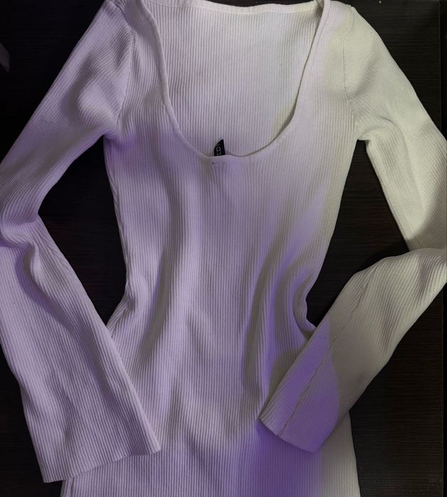 Тепла Молочна сукня міді з розрізом в рубчик