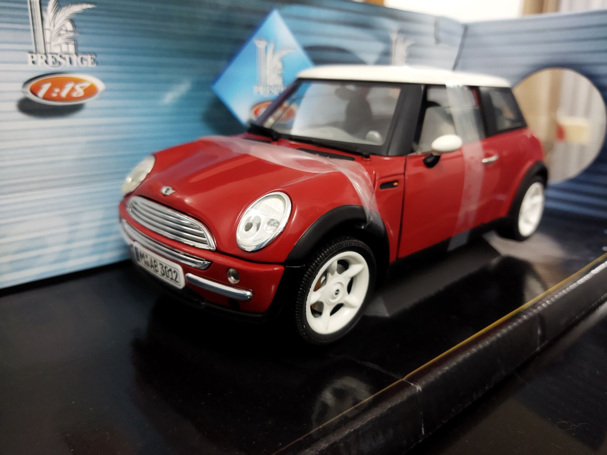 Mini Cooper escala 1/18 Solido