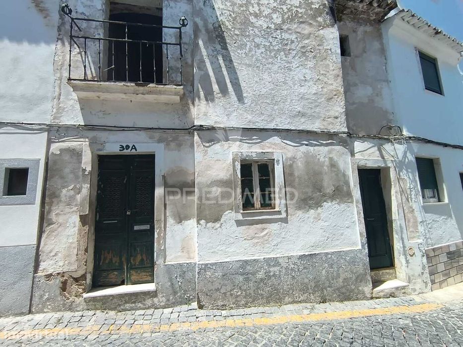 Oportunidade Única no Centro de Campo Maior – Moradia para Recupera...