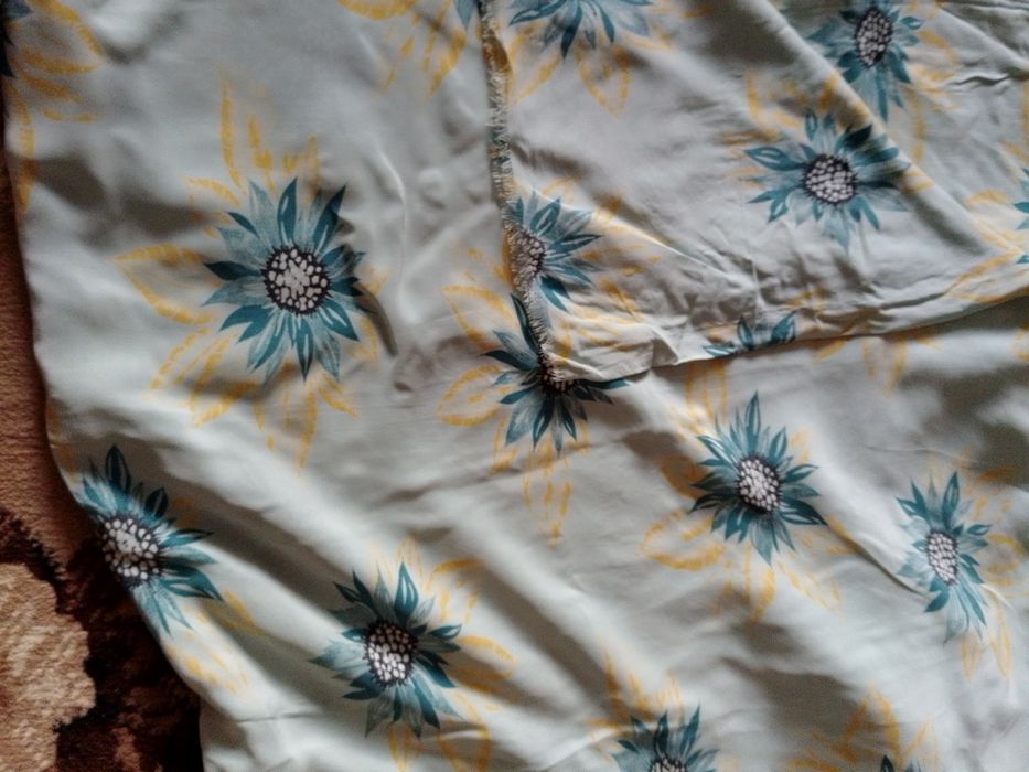 Тканина різна кольори різні і відрізки