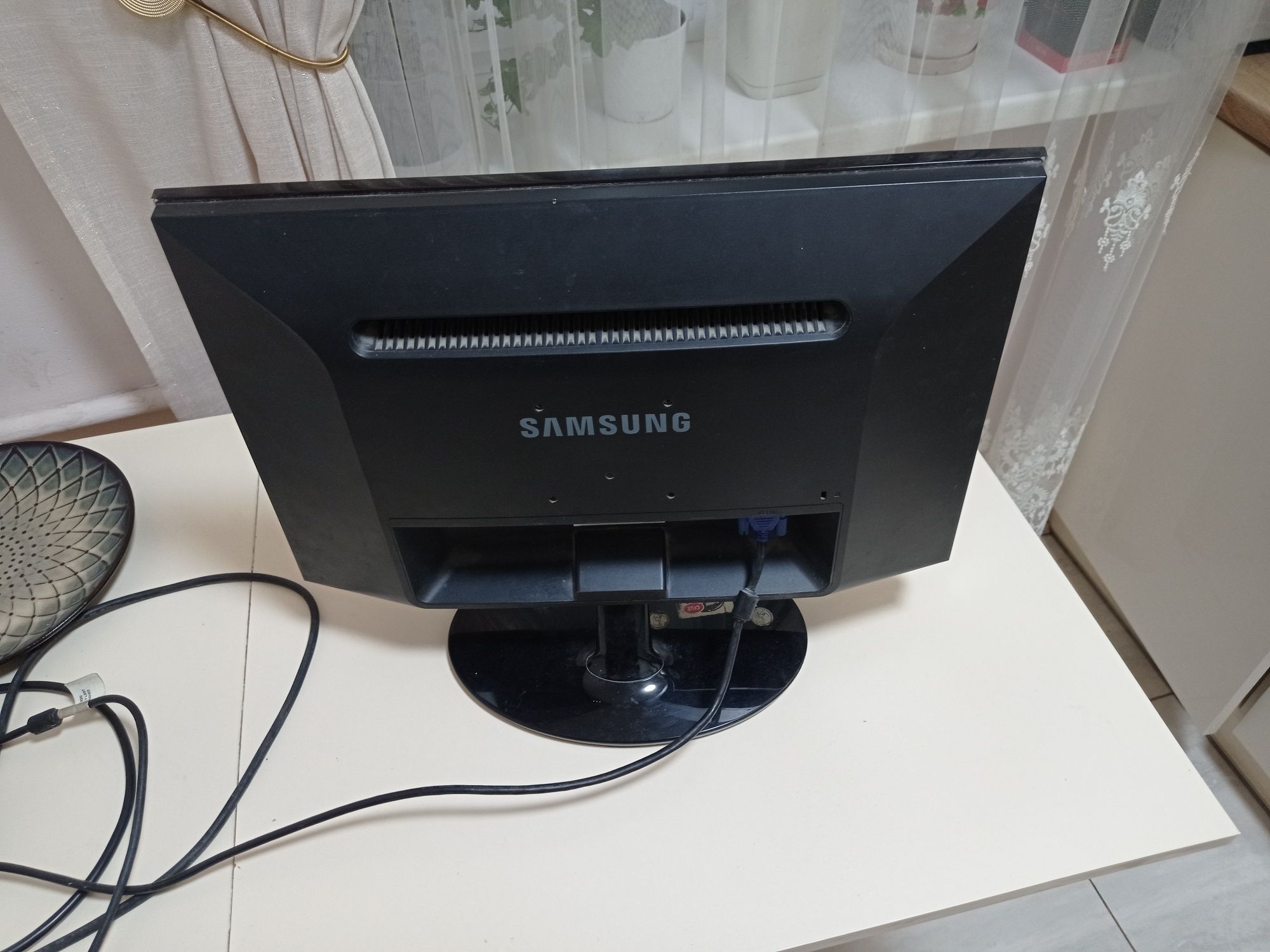 Монитор 20" Samsung SM P2050N LS20LRYKU/EN