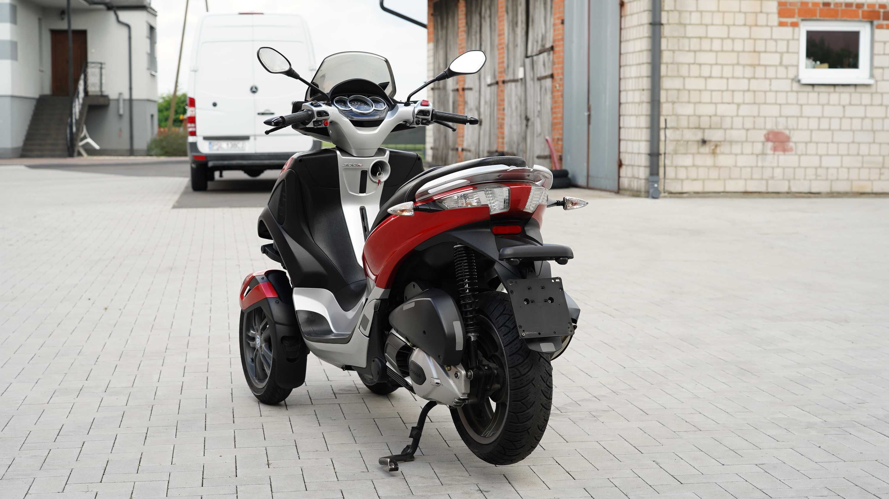 piaggio MP3 300 LT -- L5e