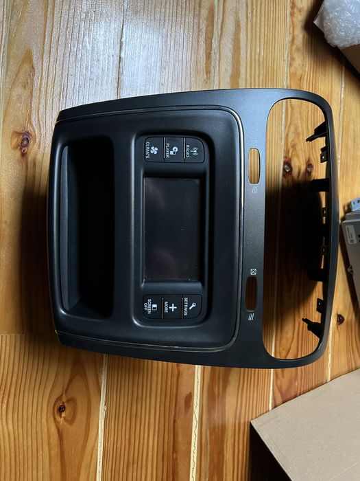 Продаю штатну магнітолу Dodge Journey 2016 + кліматконтроль