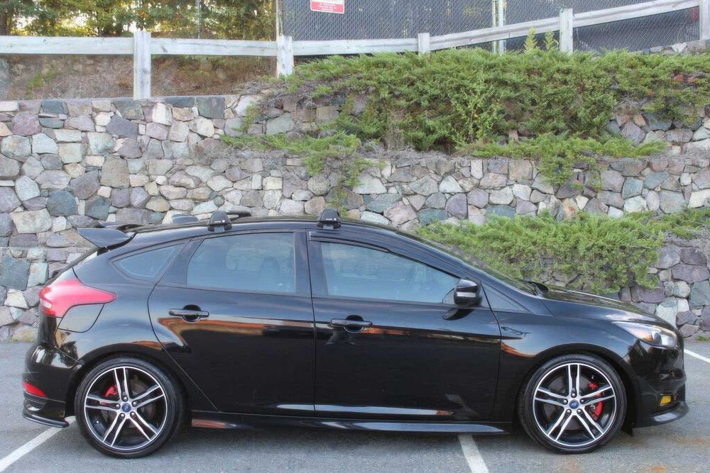 Ford Focus ST      2017