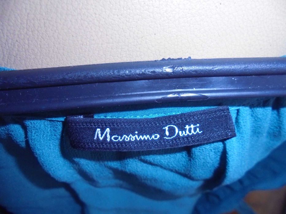 vestido se senhora da marca MASSIMO DUTTI