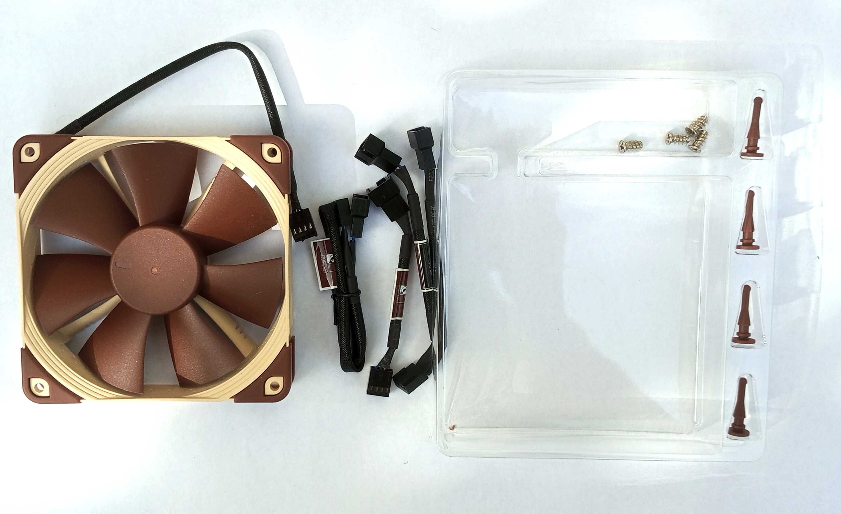 Кулер Noctua NF-F12 PWM у повній комплектації