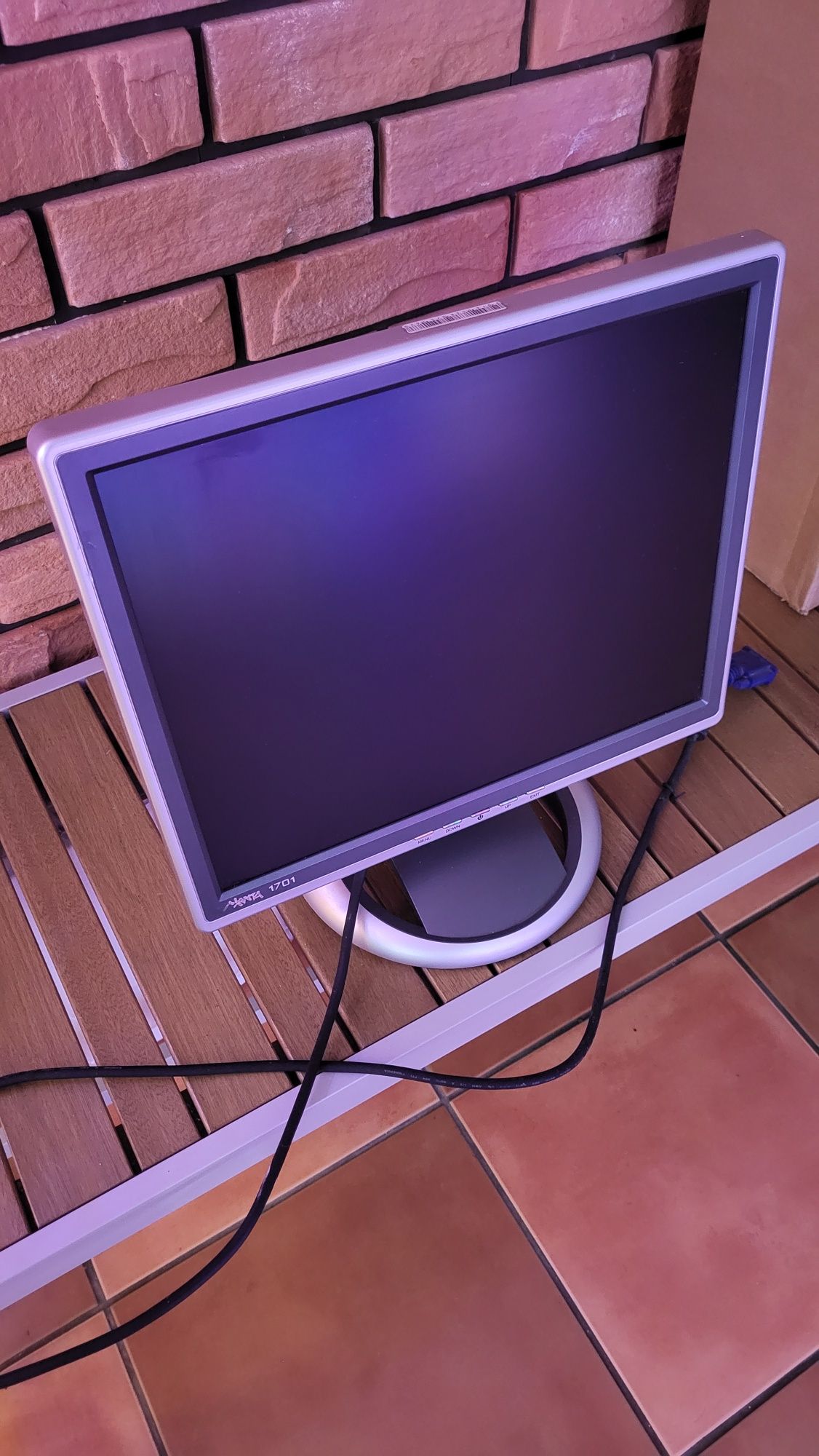 Monitor LCD super stan.