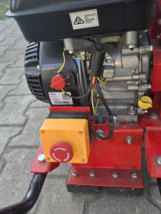 Rozdrabniacz do gałęzi / spalinowy Faworyt JR950BH