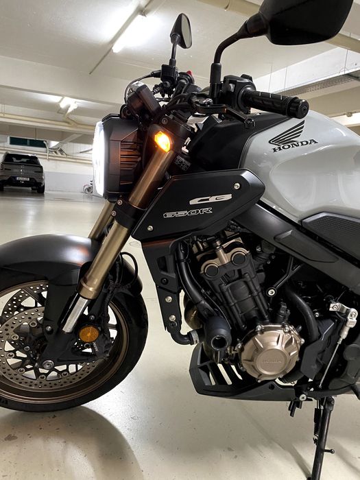 Honda CB650R 2022 - Extras