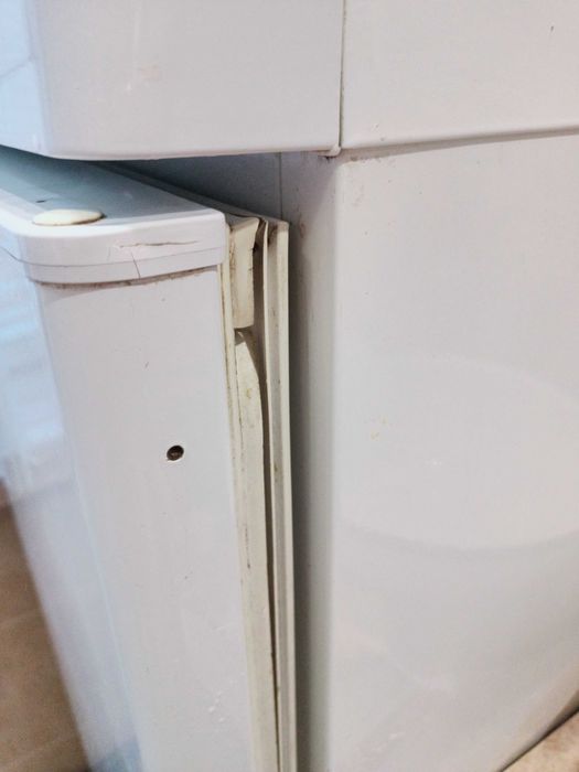 Холодильник Stinol-232Q, робочий, 2000р, висота 1,25м