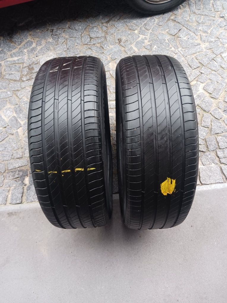 Vendo pneus semi-novos 225/55/18 Michelin