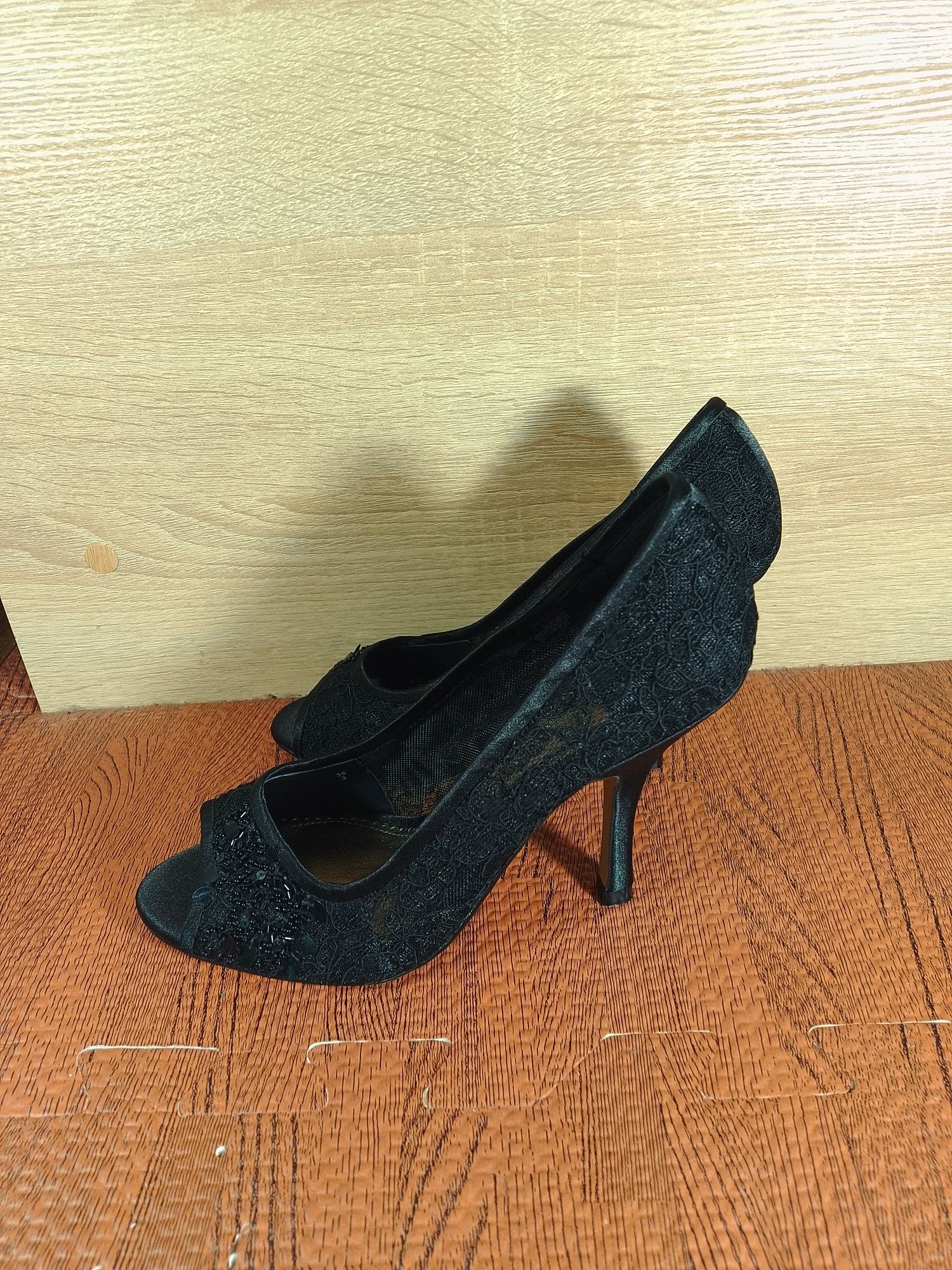 Туфлі phase eight shoes black lace 36 р