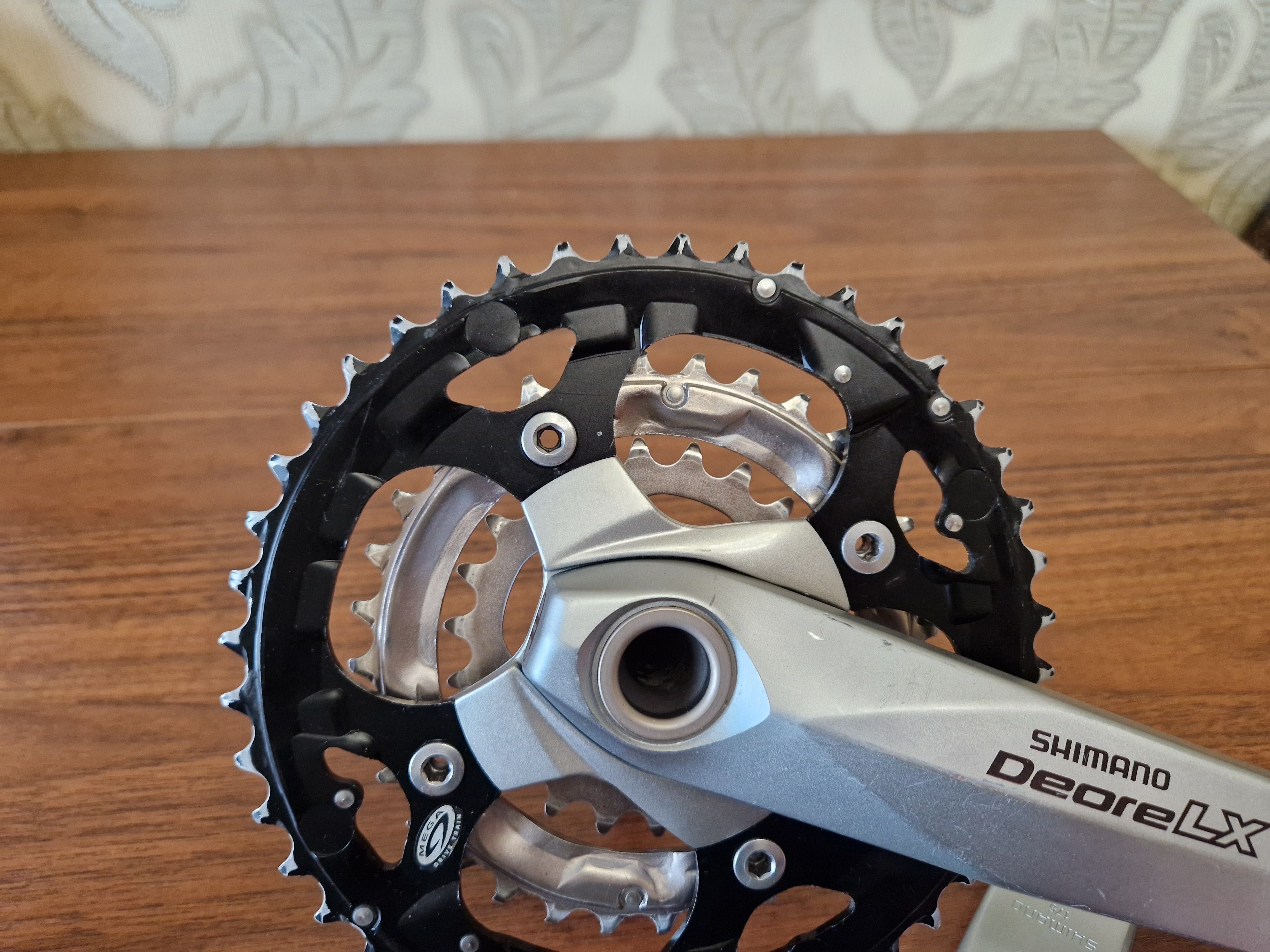 Шатуни Shimano Deore LX FC-M580 44/32/22T 175 mm каретка Hollowtech II