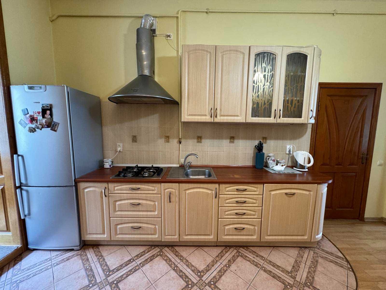 Продаж 2-х кім. квартири, Австрійський будинок, Центр, м. Дрогобич!