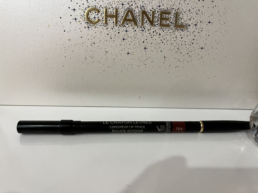 Kredka konturówka do ust Chanel Rouge Intense 184 czerwona bordowa