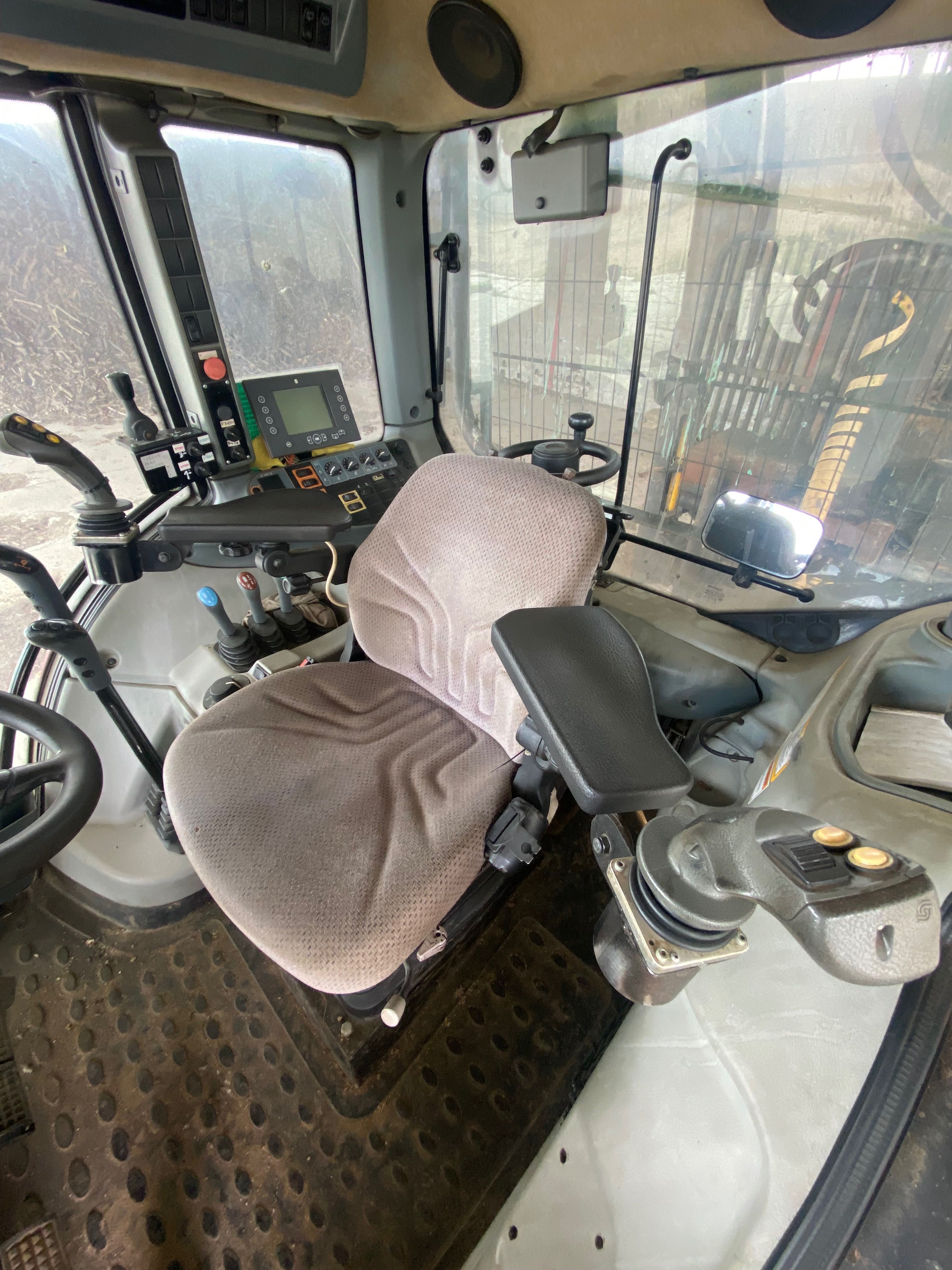 Valtra Florestal T153 c/grua Costa
