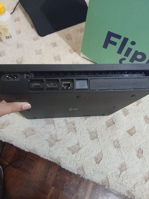 Vendo ps4 com controle  original