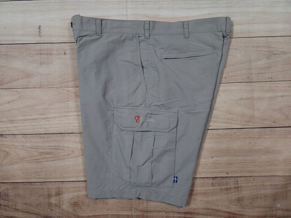 FJALLRAVEN Spodenki Cargo Beżowe Logowane r. 52