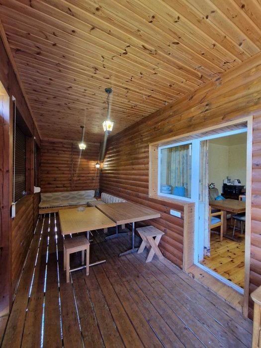 Будинок з власним виходом до озера