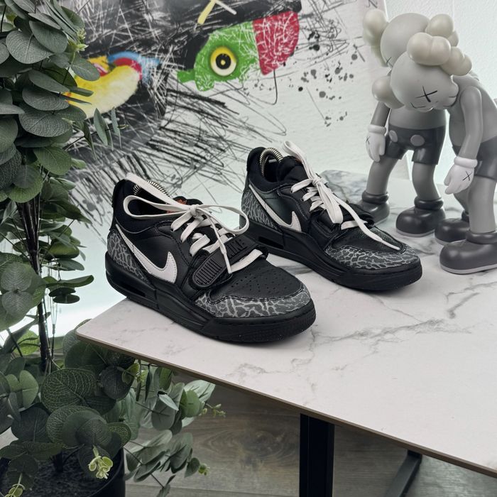 Кросівки Jordan Air Legacy 36.5 розмір E692