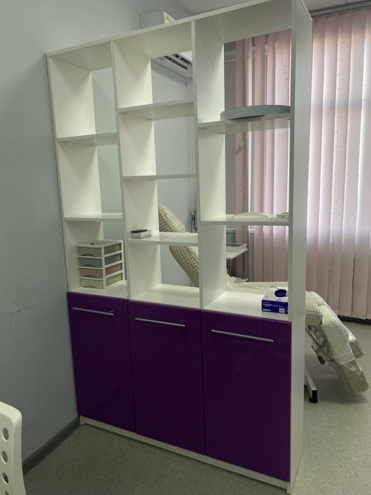 Мебель для мастера маникюра, стол, тумбочка