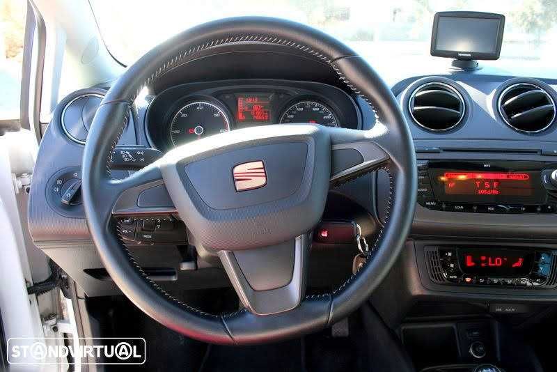 Seat Ibiza Style 1.2 TDI Xenon Navegação (Kit FR)