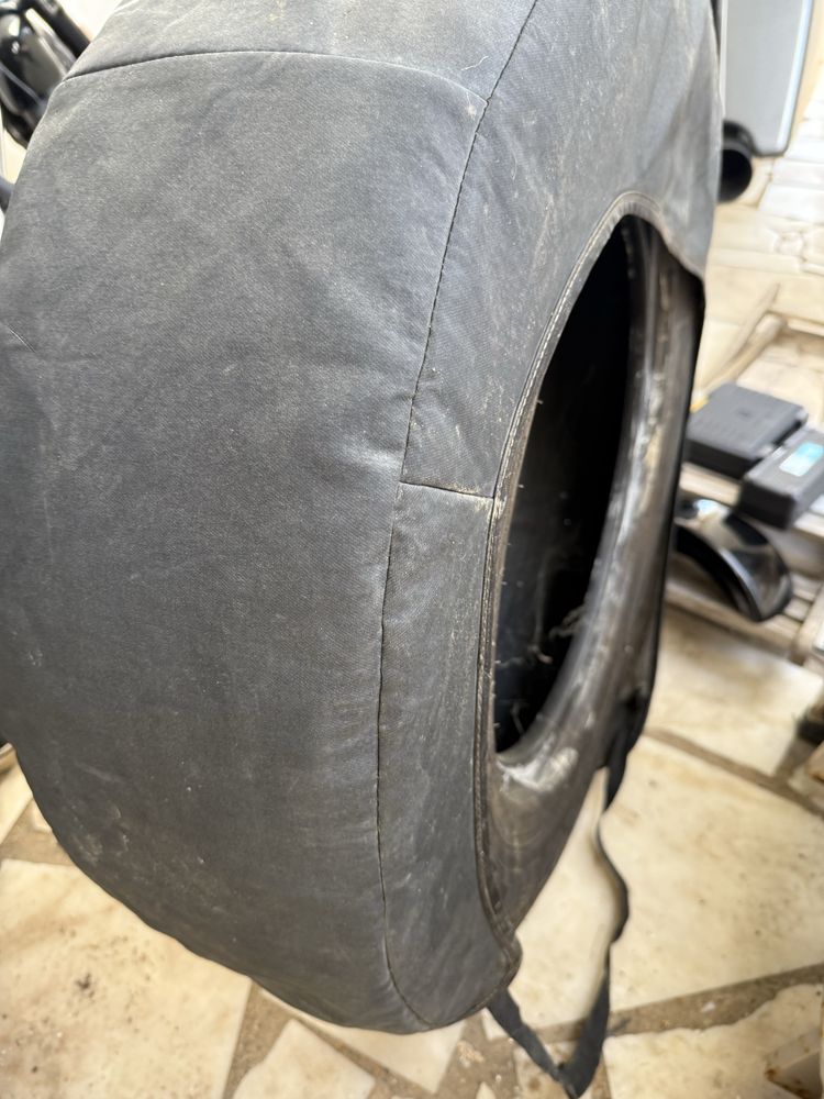 Pneu Goodyear Wrangler P245/75R17 e Capa JEEP