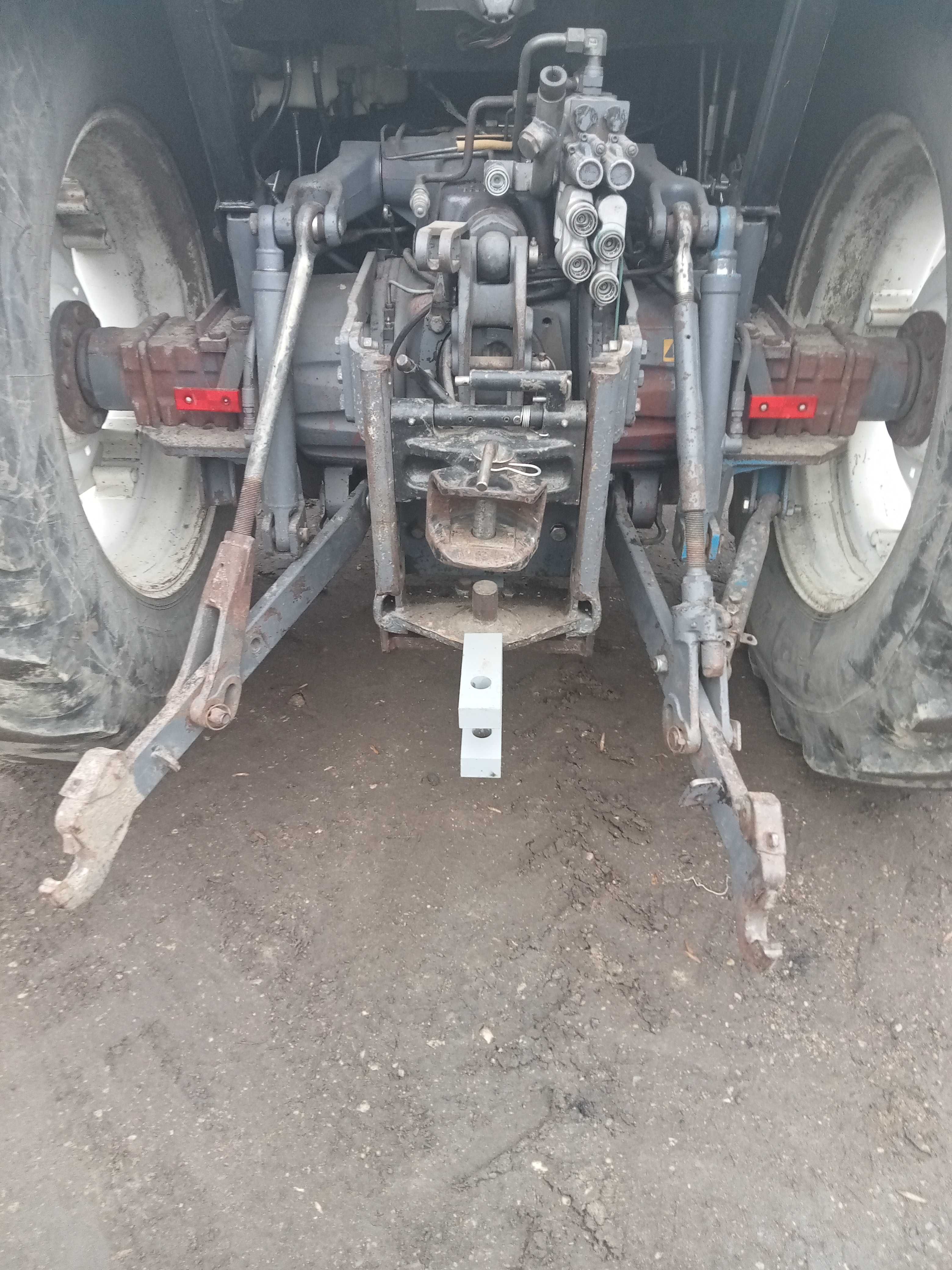 Sprzedam new holland ford z turem w bardzo dobrym stanie
