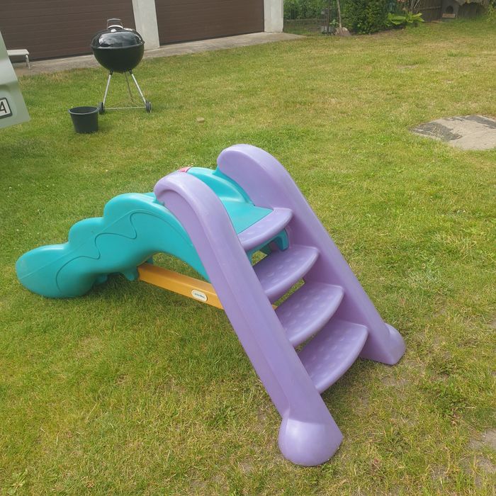 Zjeżdżalnia z fontanną Little Tikes