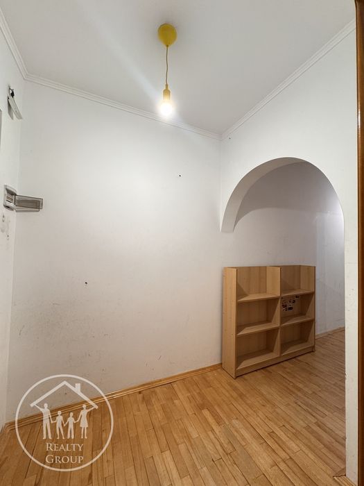 3к на Сихові, ізольовані кімнати +паркомісце +підвал