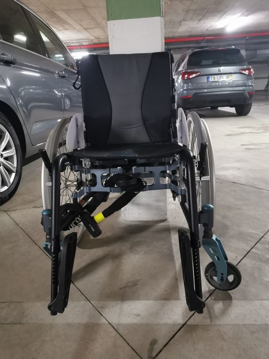 Cadeira de rodas Invancare Action 5 Twion