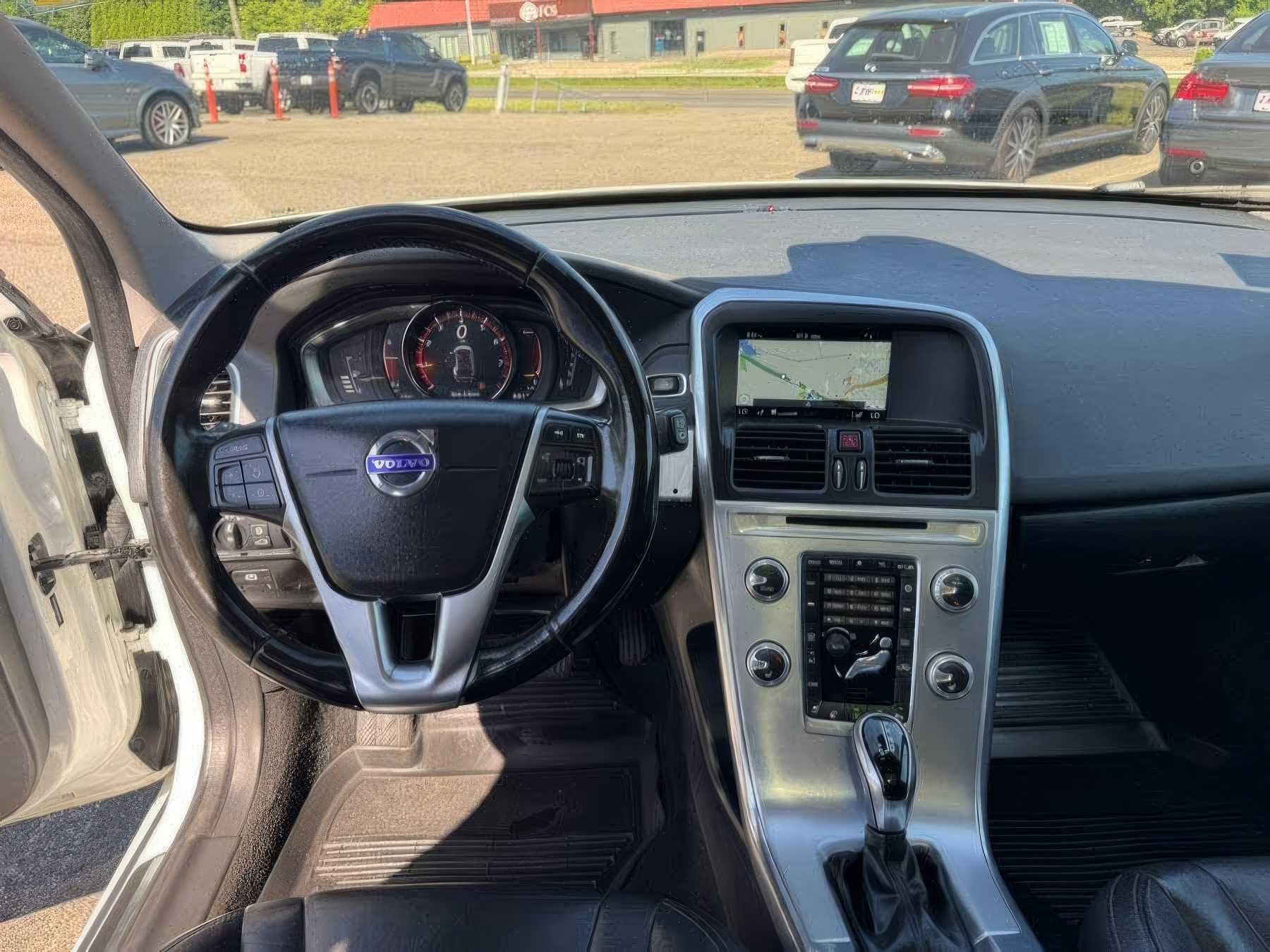 2017 Volvo XC60 T5 Dynamic