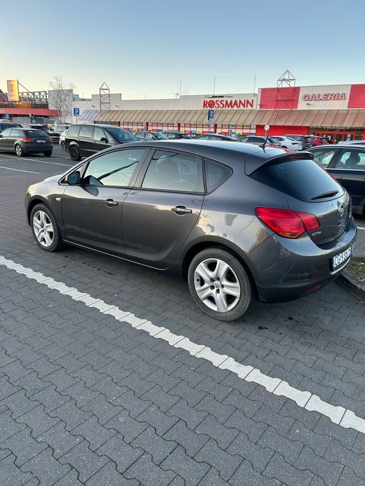 Opel Astra 2011 1.7 CDTI