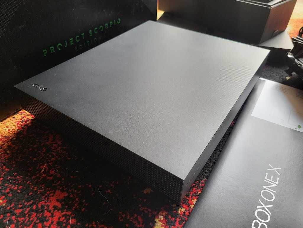 Xbox ONE X 1TB Project Scorpio, Pad - Stan BDB, Skup/Sprzedaż