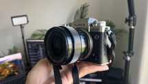 Fujifilm X‑T4 + XF 23 mm f/1.4 + 2 baterias + SD 128 GB