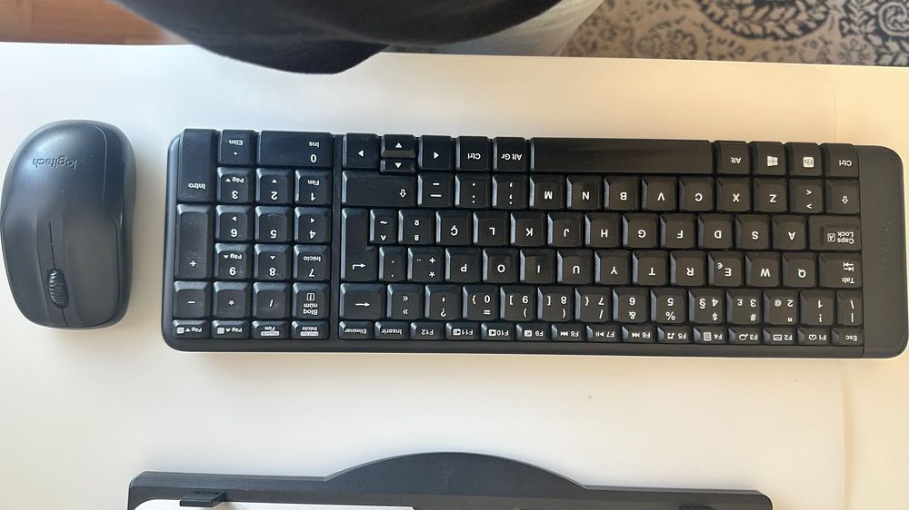 Teclado e Rato sem fios Logitech