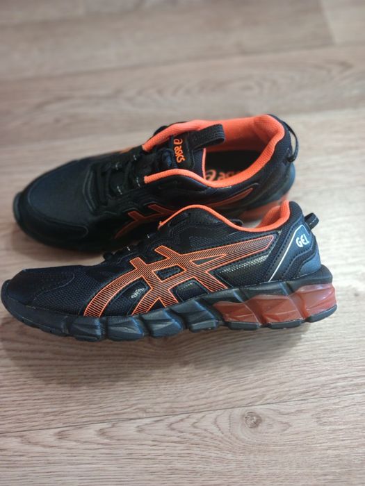 Кросівки хлопчику 38р.Взуття чоловіче ASICS. Кроссовки