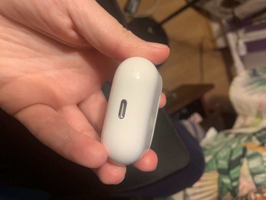 Продам кейс до навушників airpods pro