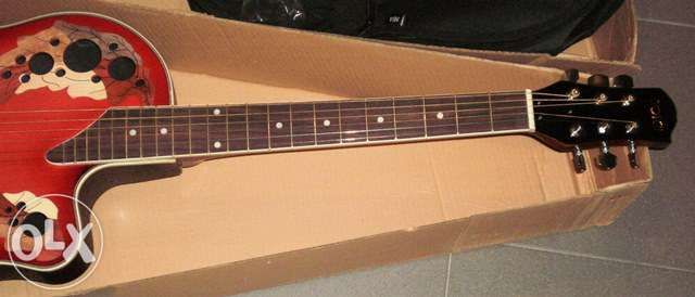 Guitarra roundback vermelha tipo ovation