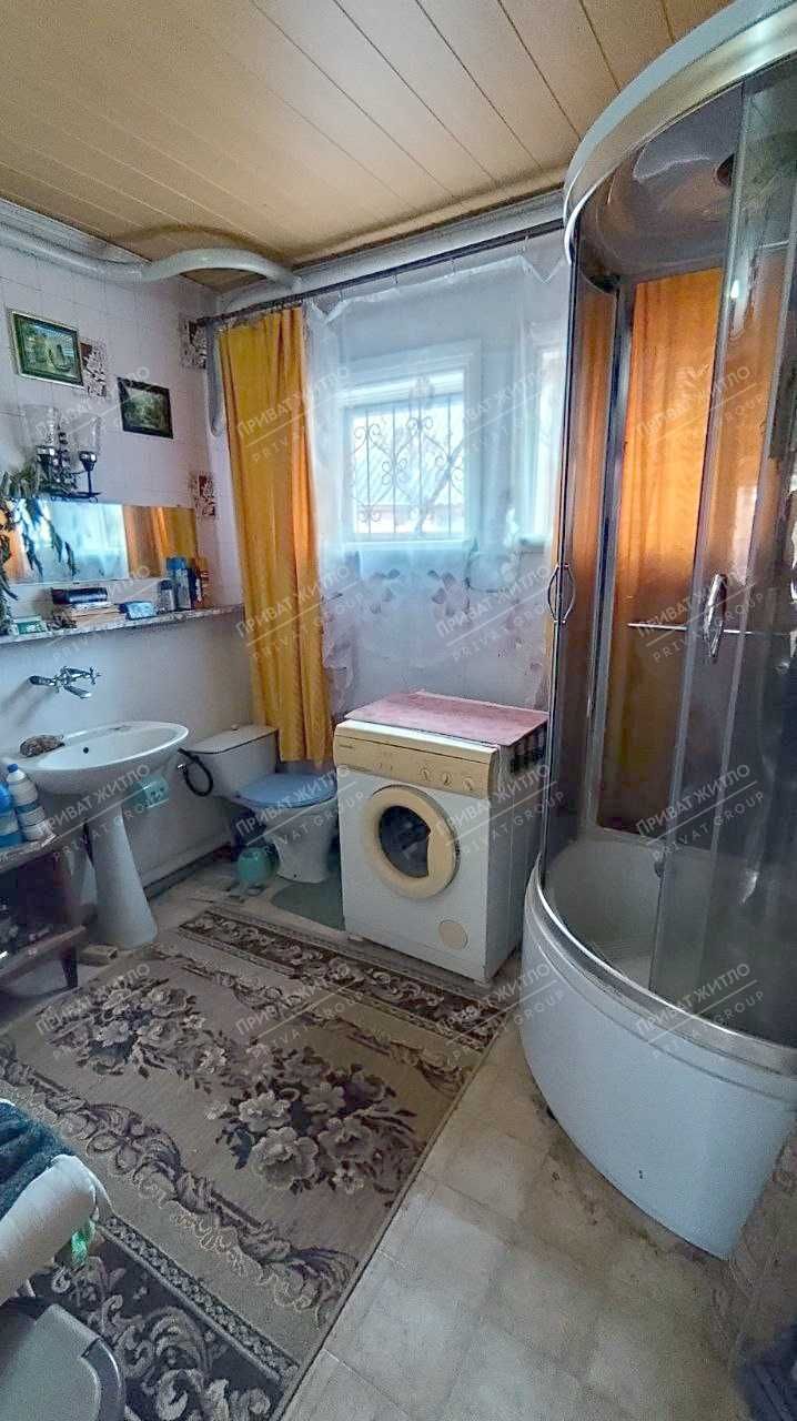Будинок зі зручностями поруч з містом!