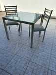 Conjunto de Mesa de Refeição com tampo em vidro fosco e 4 cadeiras